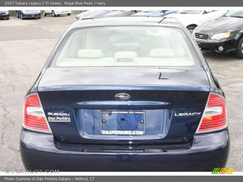 Regal Blue Pearl / Ivory 2007 Subaru Legacy 2.5i Sedan