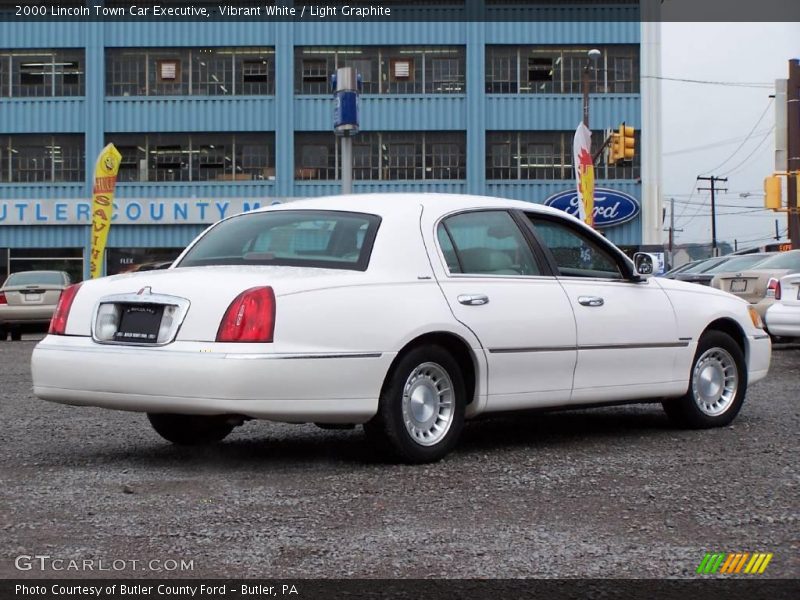 Vibrant White / Light Graphite 2000 Lincoln Town Car Executive