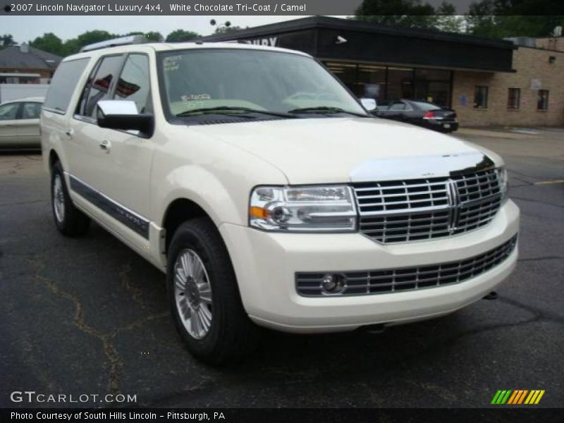 Front 3/4 View of 2007 Navigator L Luxury 4x4