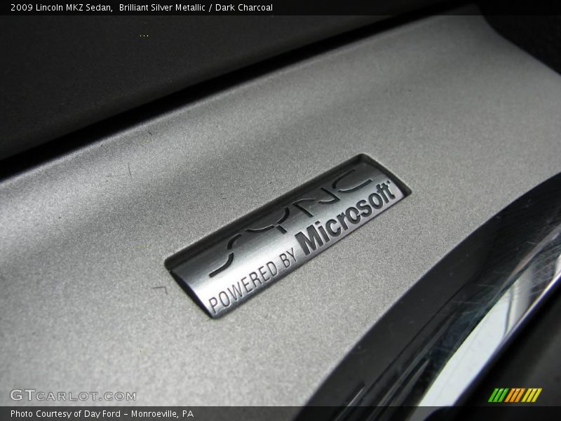 Brilliant Silver Metallic / Dark Charcoal 2009 Lincoln MKZ Sedan