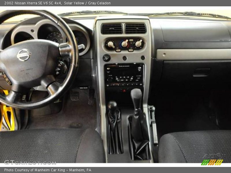 Solar Yellow / Gray Celadon 2002 Nissan Xterra SE V6 SC 4x4