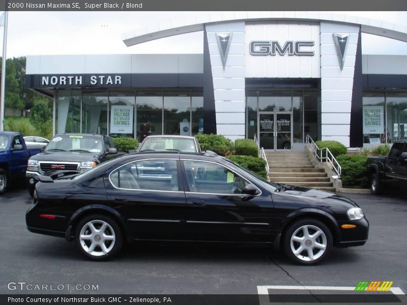 Super Black / Blond 2000 Nissan Maxima SE