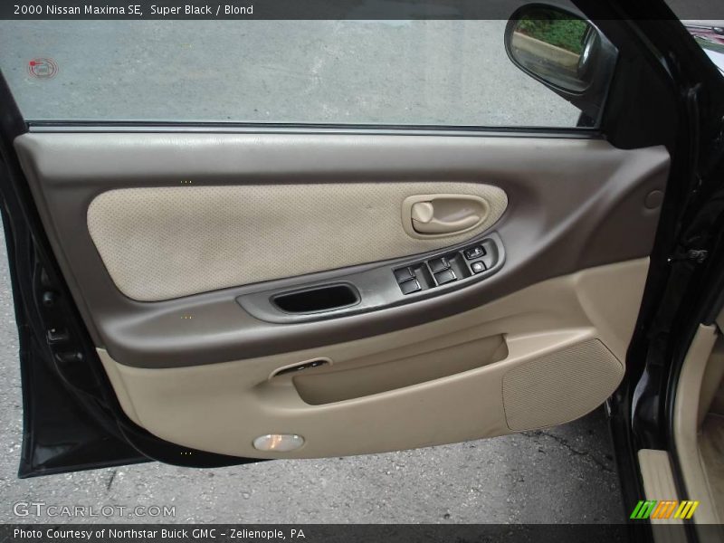 Super Black / Blond 2000 Nissan Maxima SE