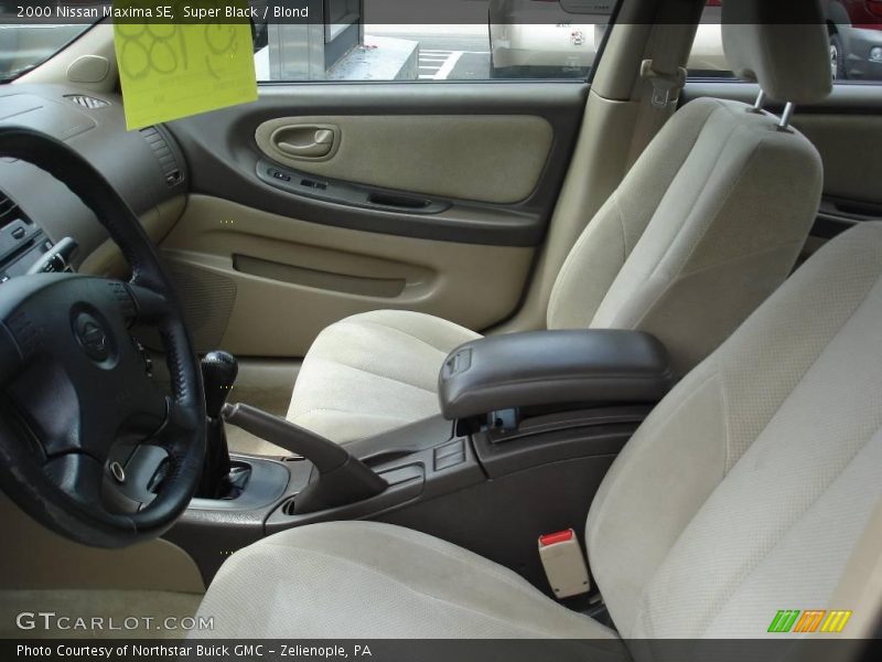 Super Black / Blond 2000 Nissan Maxima SE