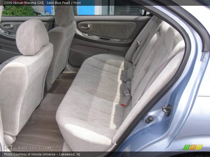 Satin Blue Pearl / Frost 2000 Nissan Maxima GXE