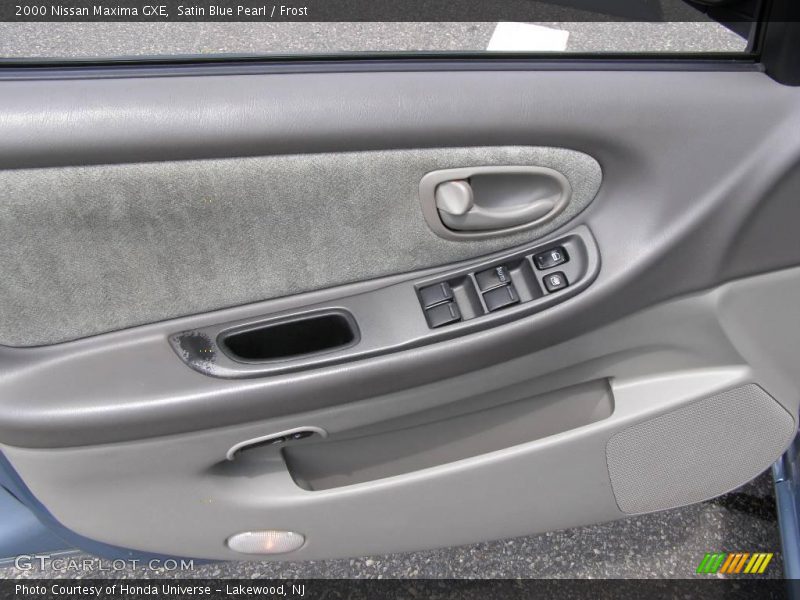 Satin Blue Pearl / Frost 2000 Nissan Maxima GXE