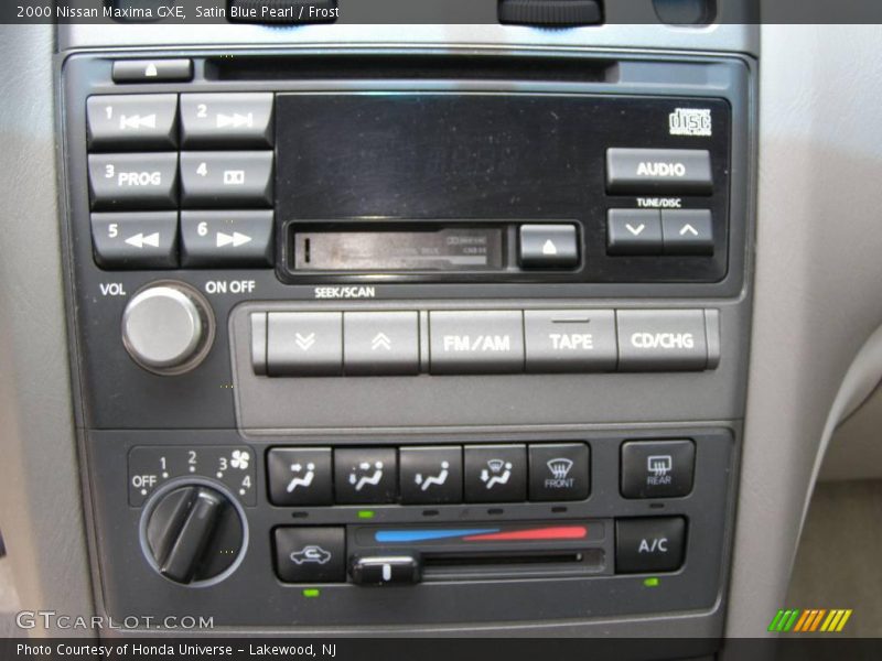 Satin Blue Pearl / Frost 2000 Nissan Maxima GXE