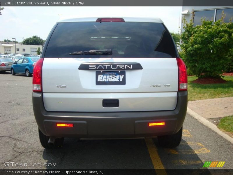 Silver Nickel / Gray 2005 Saturn VUE V6 AWD