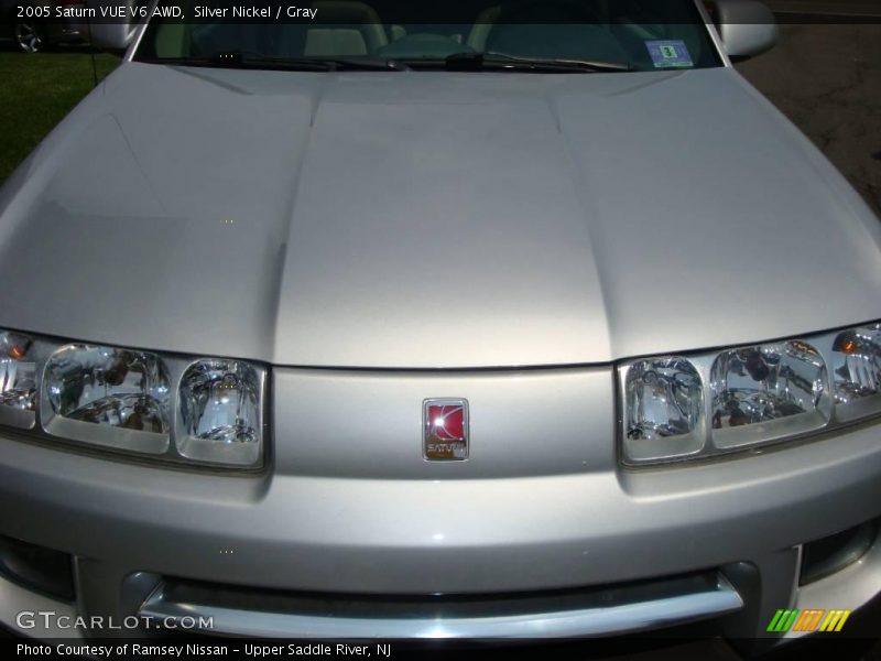 Silver Nickel / Gray 2005 Saturn VUE V6 AWD