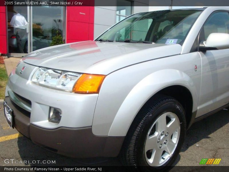 Silver Nickel / Gray 2005 Saturn VUE V6 AWD