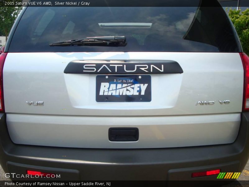 Silver Nickel / Gray 2005 Saturn VUE V6 AWD
