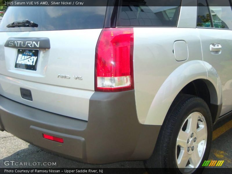 Silver Nickel / Gray 2005 Saturn VUE V6 AWD