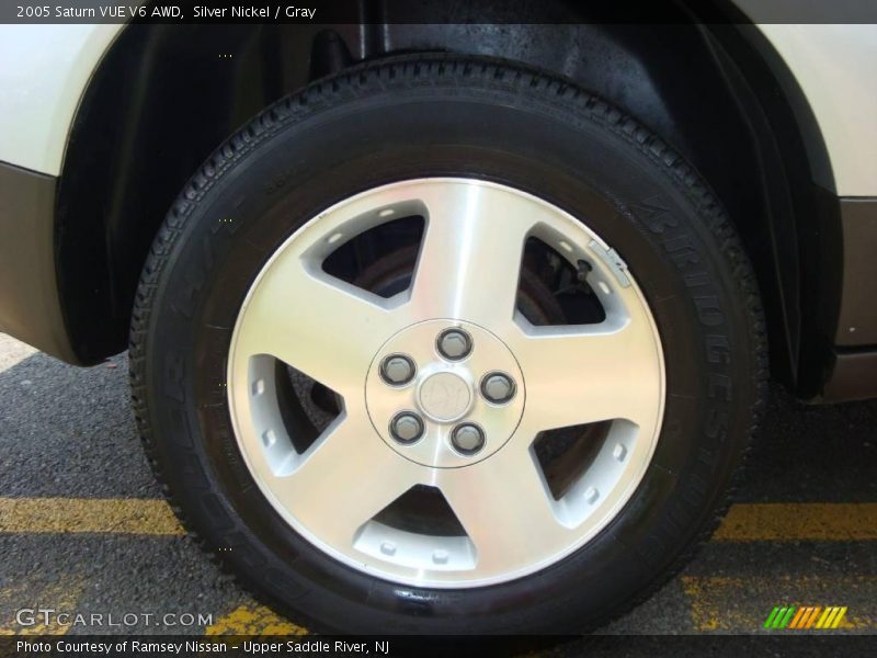 Silver Nickel / Gray 2005 Saturn VUE V6 AWD