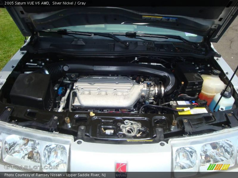 Silver Nickel / Gray 2005 Saturn VUE V6 AWD