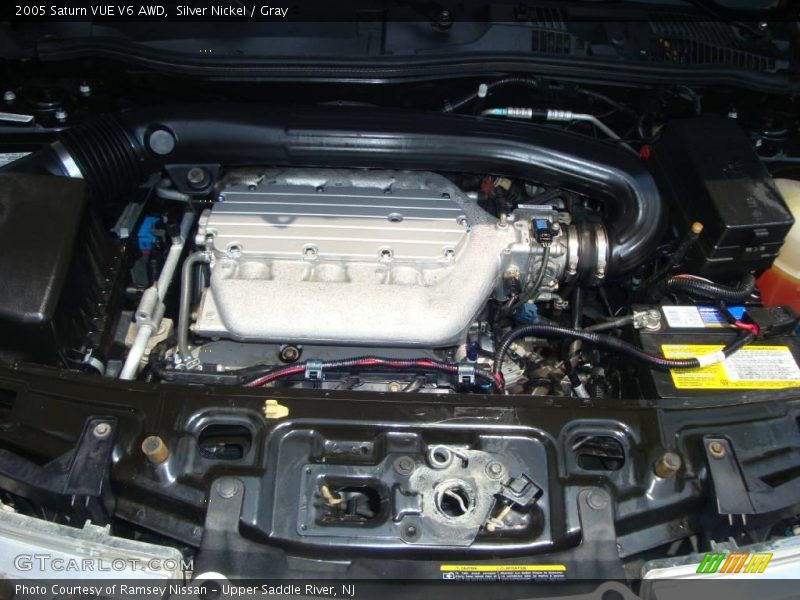 Silver Nickel / Gray 2005 Saturn VUE V6 AWD