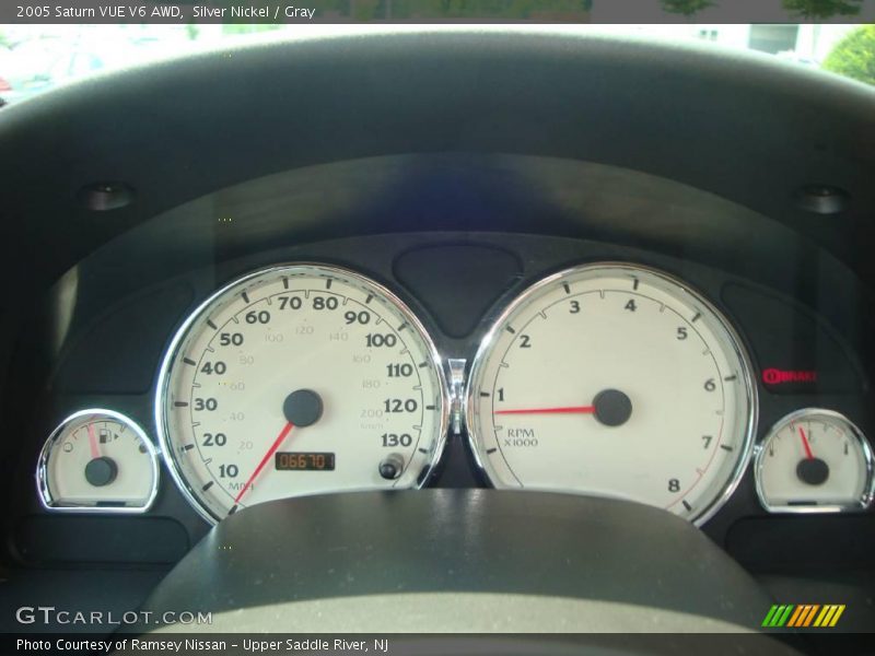 Silver Nickel / Gray 2005 Saturn VUE V6 AWD