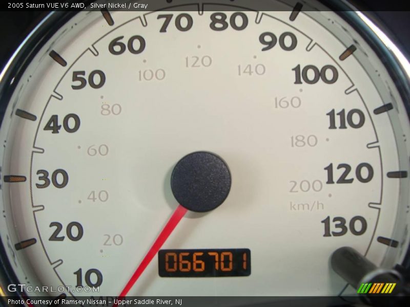 Silver Nickel / Gray 2005 Saturn VUE V6 AWD