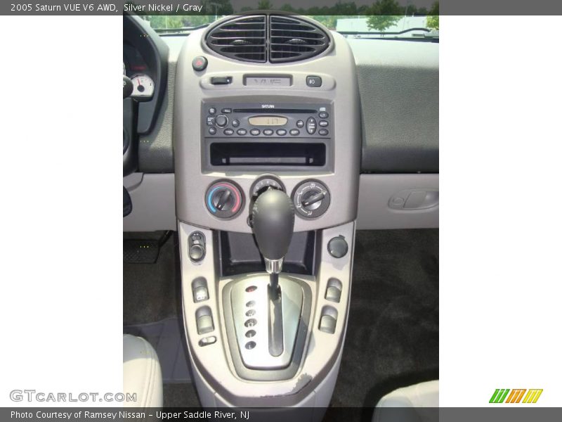Silver Nickel / Gray 2005 Saturn VUE V6 AWD