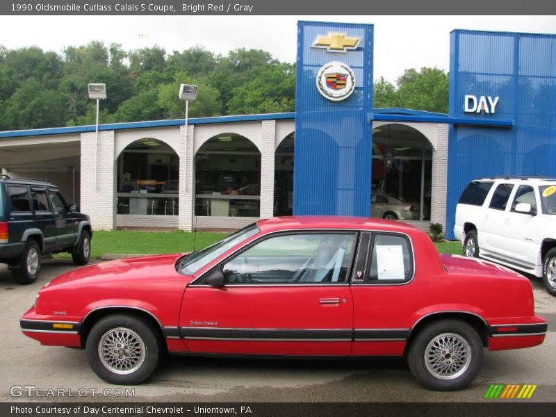 Bright Red / Gray 1990 Oldsmobile Cutlass Calais S Coupe