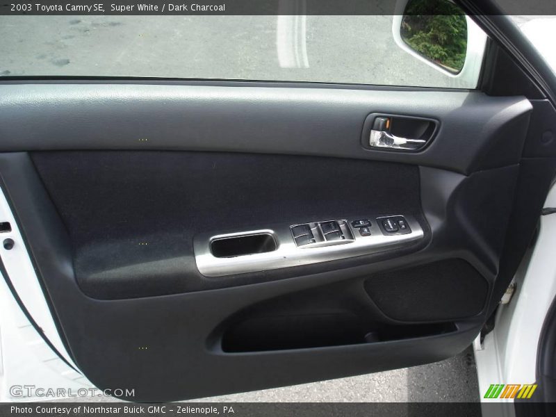 Super White / Dark Charcoal 2003 Toyota Camry SE