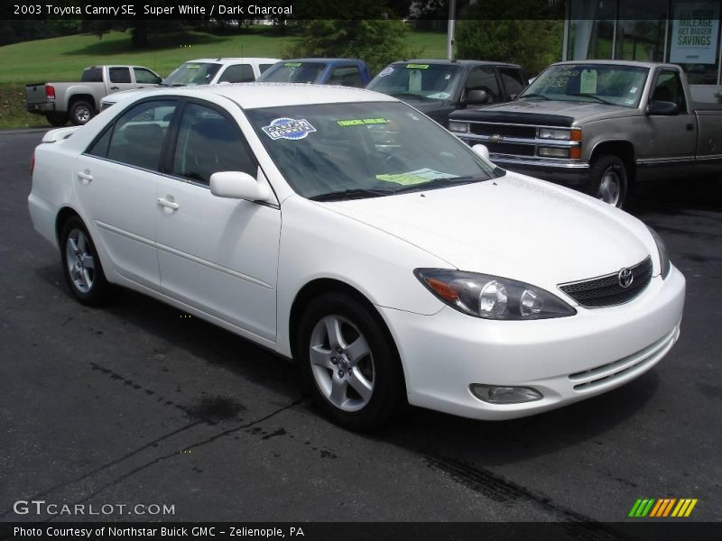 Super White / Dark Charcoal 2003 Toyota Camry SE