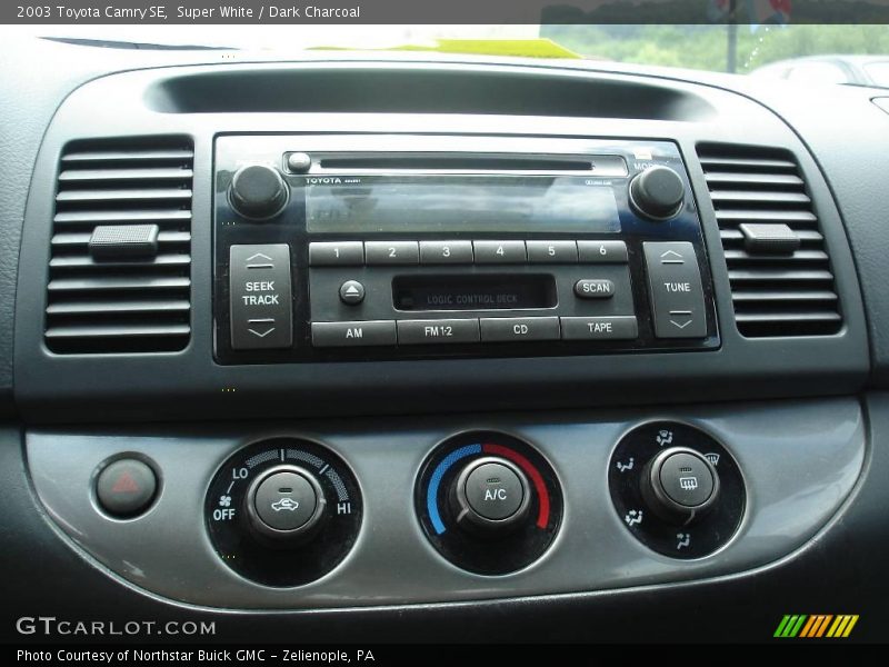 Super White / Dark Charcoal 2003 Toyota Camry SE