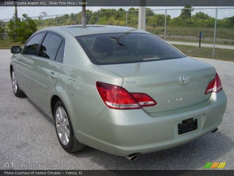 Silver Pine Mica / Ivory 2006 Toyota Avalon XLS