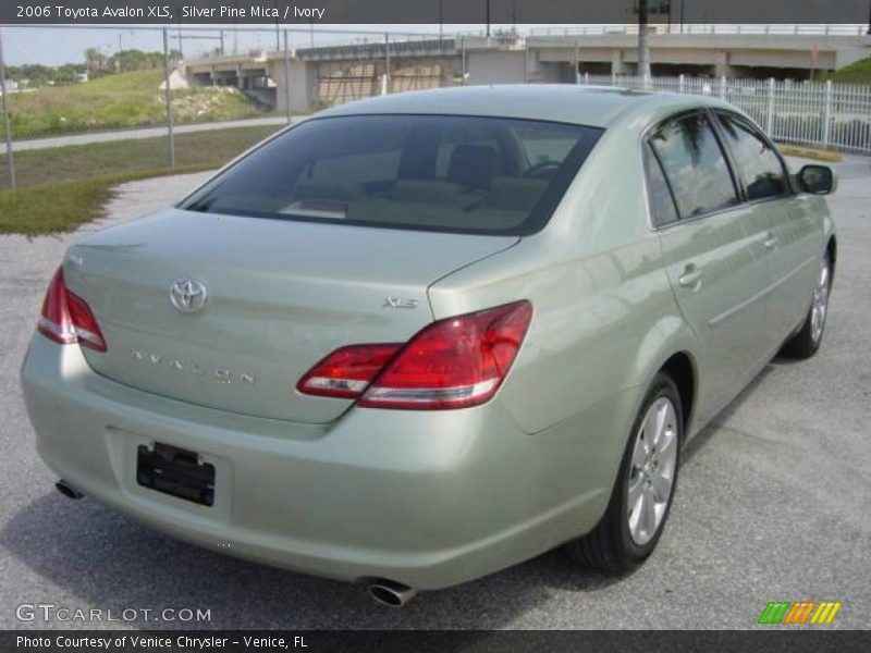 Silver Pine Mica / Ivory 2006 Toyota Avalon XLS