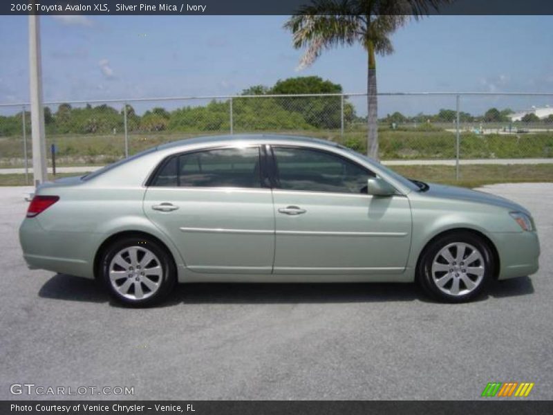 Silver Pine Mica / Ivory 2006 Toyota Avalon XLS