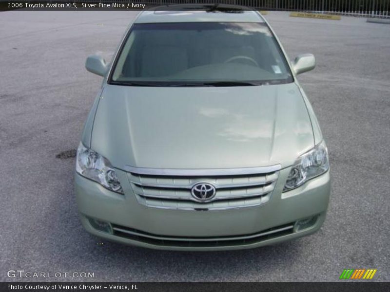 Silver Pine Mica / Ivory 2006 Toyota Avalon XLS