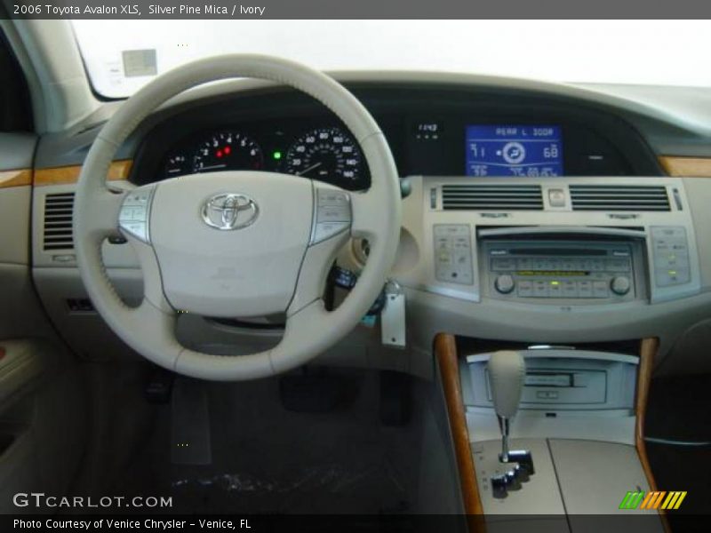 Silver Pine Mica / Ivory 2006 Toyota Avalon XLS