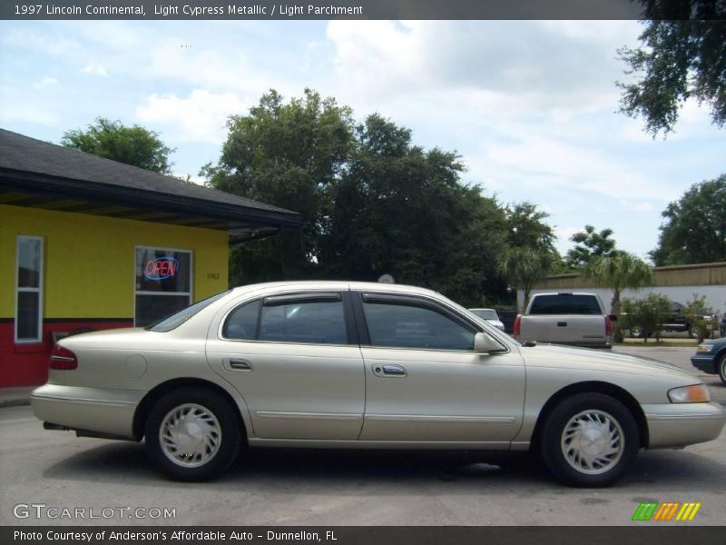 Light Cypress Metallic / Light Parchment 1997 Lincoln Continental