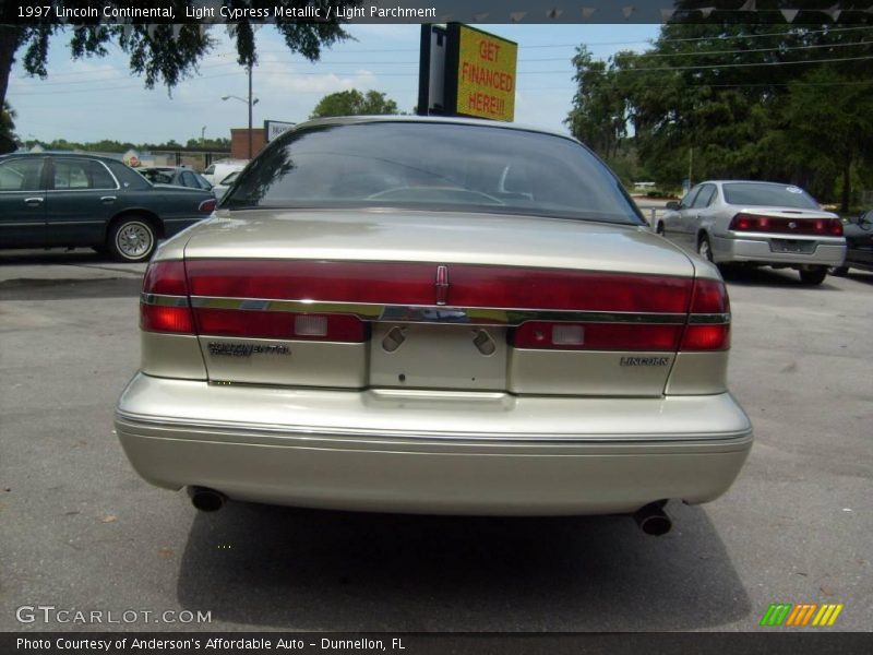 Light Cypress Metallic / Light Parchment 1997 Lincoln Continental