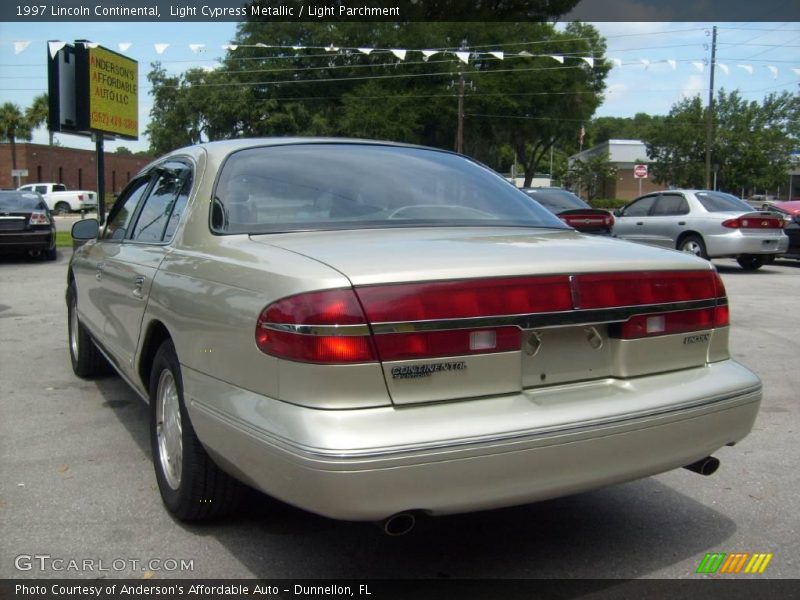 Light Cypress Metallic / Light Parchment 1997 Lincoln Continental