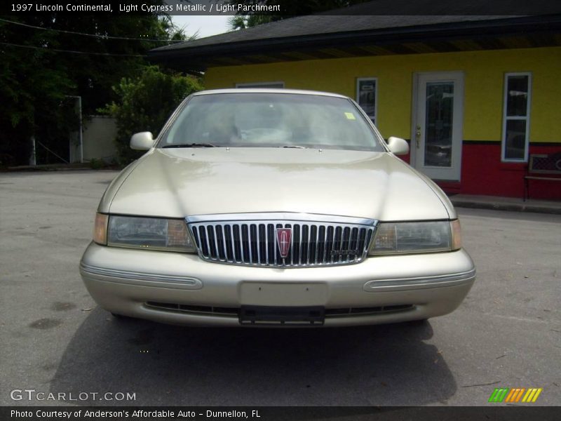 Light Cypress Metallic / Light Parchment 1997 Lincoln Continental