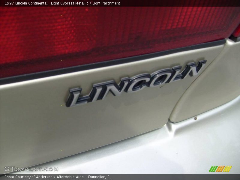Light Cypress Metallic / Light Parchment 1997 Lincoln Continental
