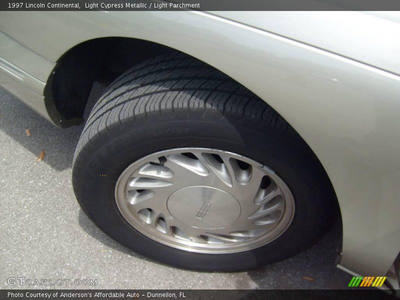 Light Cypress Metallic / Light Parchment 1997 Lincoln Continental