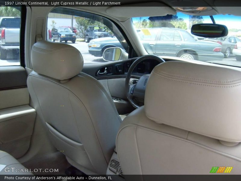 Light Cypress Metallic / Light Parchment 1997 Lincoln Continental