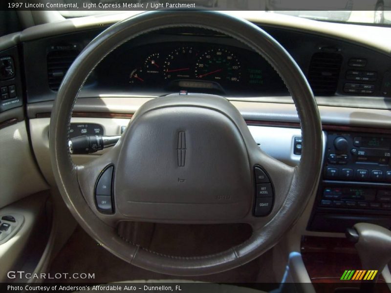 Light Cypress Metallic / Light Parchment 1997 Lincoln Continental