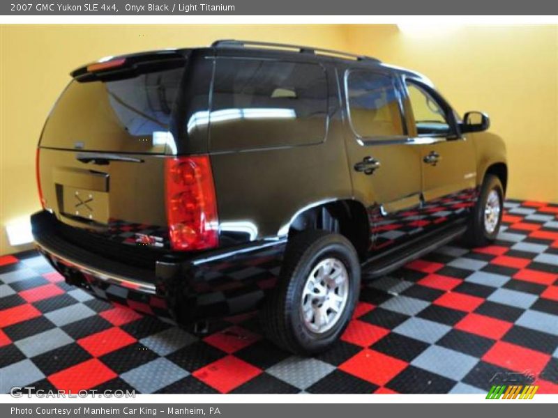 Onyx Black / Light Titanium 2007 GMC Yukon SLE 4x4