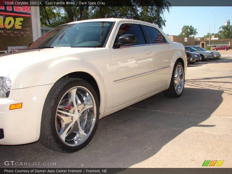 Cool Vanilla White / Dark Slate Gray 2008 Chrysler 300 LX