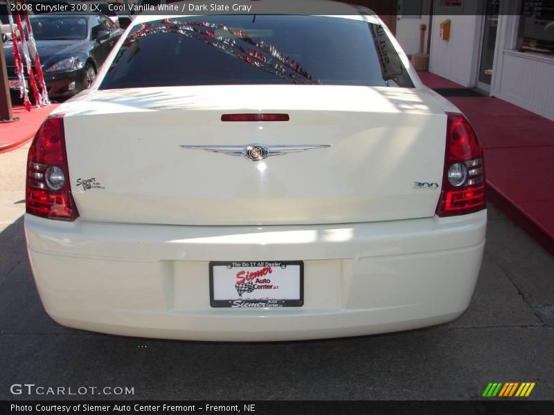 Cool Vanilla White / Dark Slate Gray 2008 Chrysler 300 LX