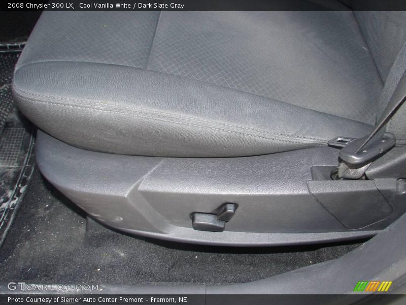 Cool Vanilla White / Dark Slate Gray 2008 Chrysler 300 LX