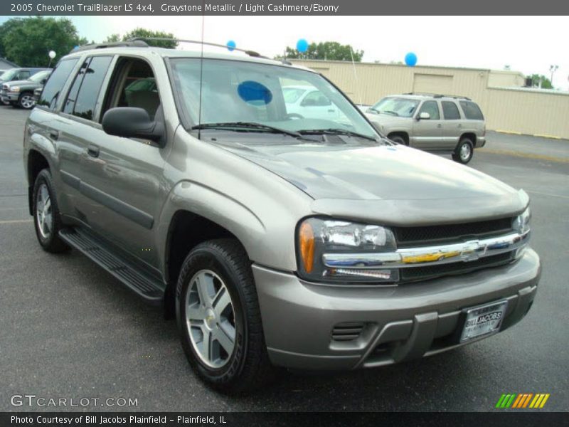 Graystone Metallic / Light Cashmere/Ebony 2005 Chevrolet TrailBlazer LS 4x4