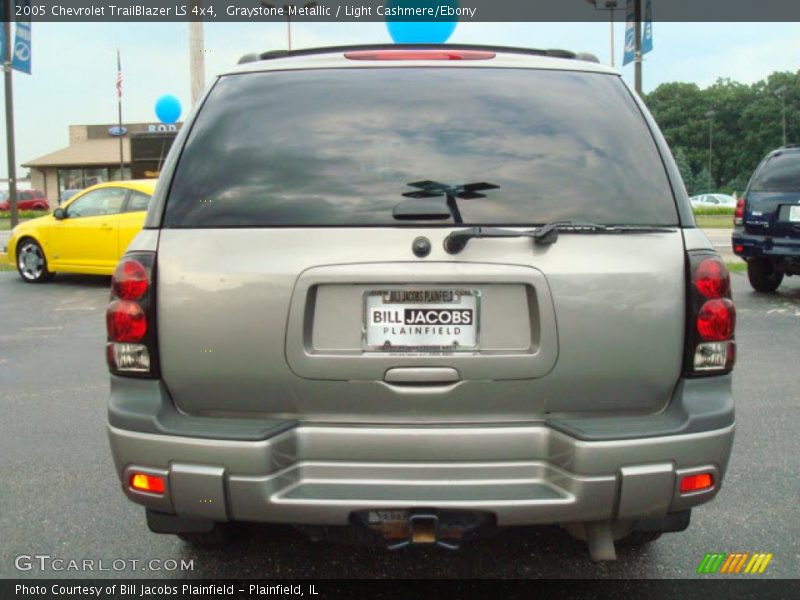 Graystone Metallic / Light Cashmere/Ebony 2005 Chevrolet TrailBlazer LS 4x4