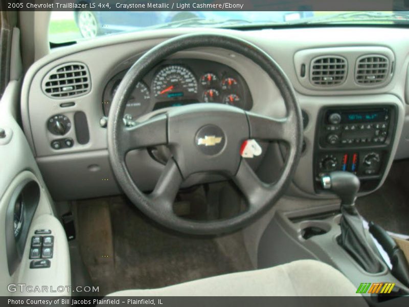 Graystone Metallic / Light Cashmere/Ebony 2005 Chevrolet TrailBlazer LS 4x4