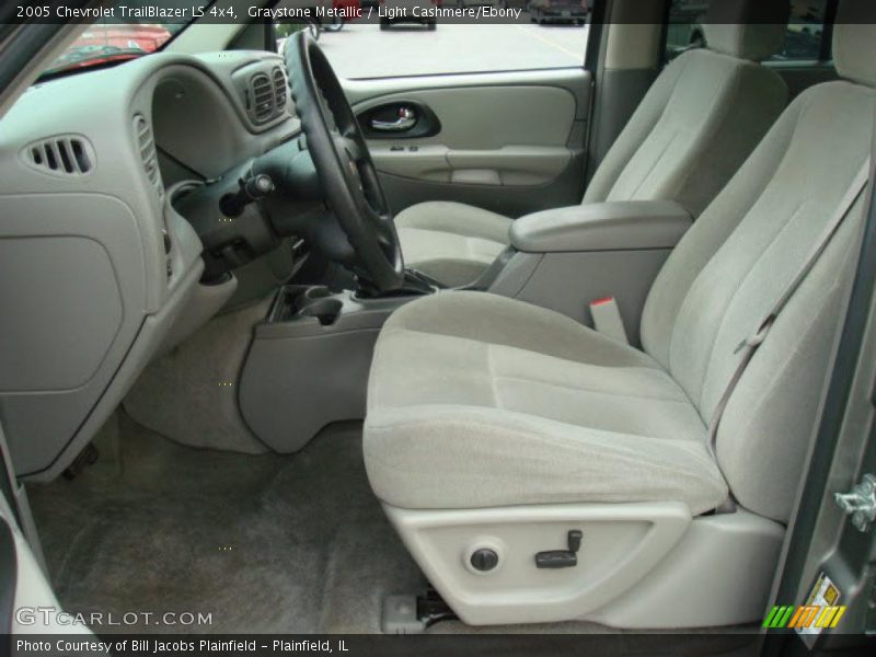 Graystone Metallic / Light Cashmere/Ebony 2005 Chevrolet TrailBlazer LS 4x4