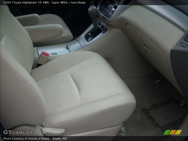 Super White / Ivory Beige 2006 Toyota Highlander V6 4WD