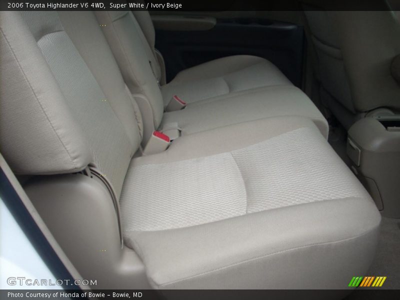 Super White / Ivory Beige 2006 Toyota Highlander V6 4WD