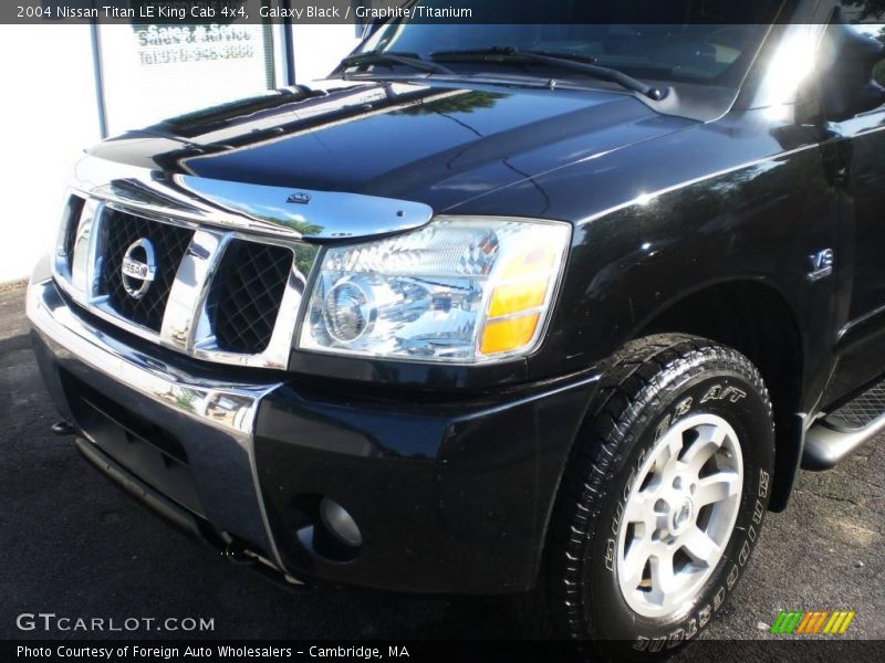 Galaxy Black / Graphite/Titanium 2004 Nissan Titan LE King Cab 4x4